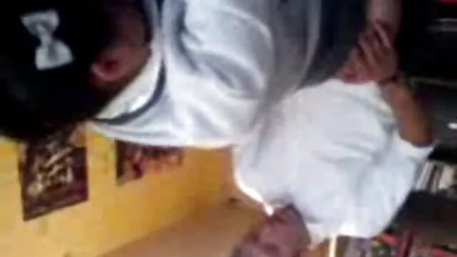 شقراء فاخرة تداعبك إلى فيلم اسرائيلي سكس الجنة