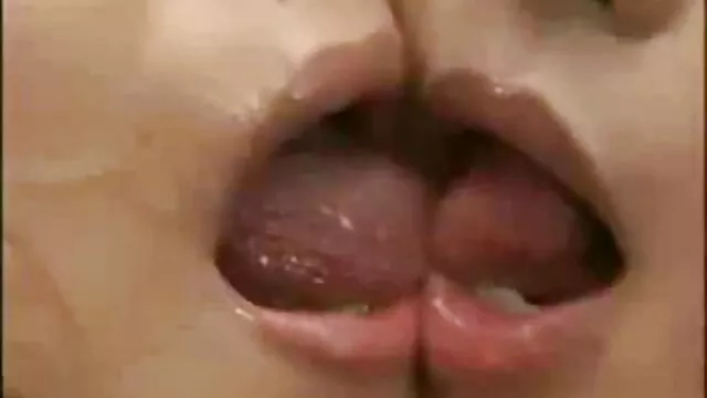 أقنعت افلام سكس إسرائيلي فتاة فضوليّة في فندق أحمر الشعر بالانضمام إلى الثلاثي الشرجي