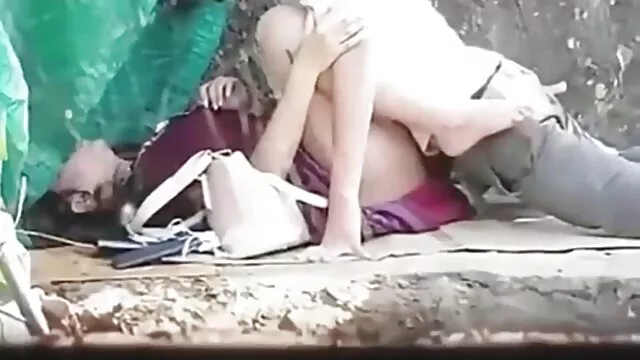 الهرة المتسربة اللطيفة مع كريس افلام سكس اسرائيلي قديم الثعلب الساخن من Unmoral Live