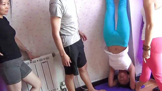 تناول الطعام خلال اجتماع سكس اسرائيلي افلام BRAZZERS - مكتب Luna Star في المنزل