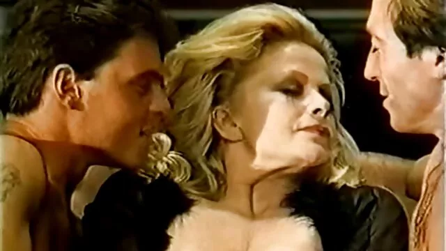 رائعة لوسي وايلد قريد لها الثدي الطبيعية فيلم سكس اسرائيلي