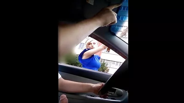 ربيبة لاسي و BFF نظرة سكس اسرائيلي افلام خاطفة على الأب تشارلز!