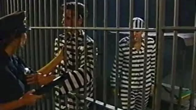 امرأة سمراء خادمة الكلية يحصل سكس اسرائيلي افلام على مسمار أسود مع اثنين من الكريمات
